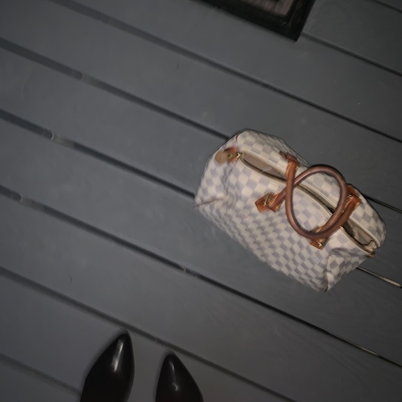 Meet your Posher, Gabrielle - Picture 1 of 1